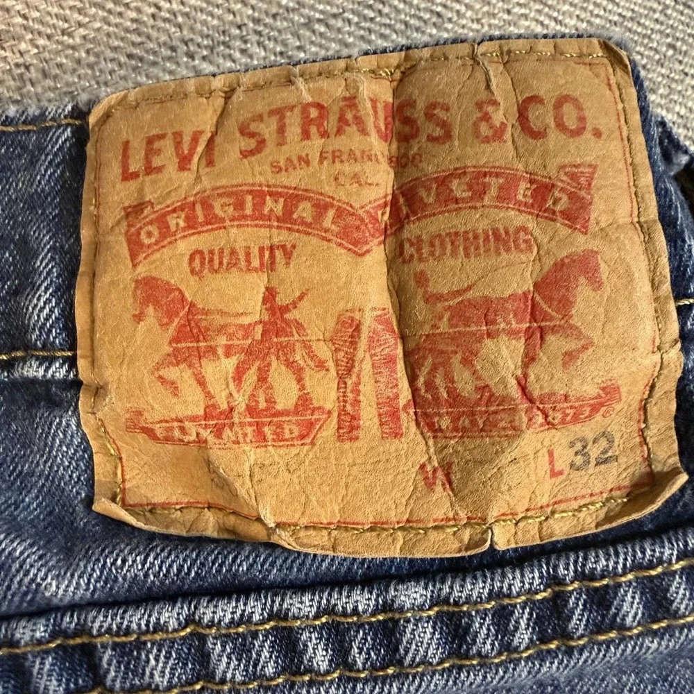 Levi's 505 Men's 32x32 Straight Leg Jeans Medium Wash Classic‎ Fit